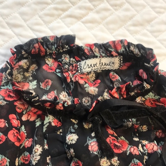 Sheer floral black top - Picture 5 of 5